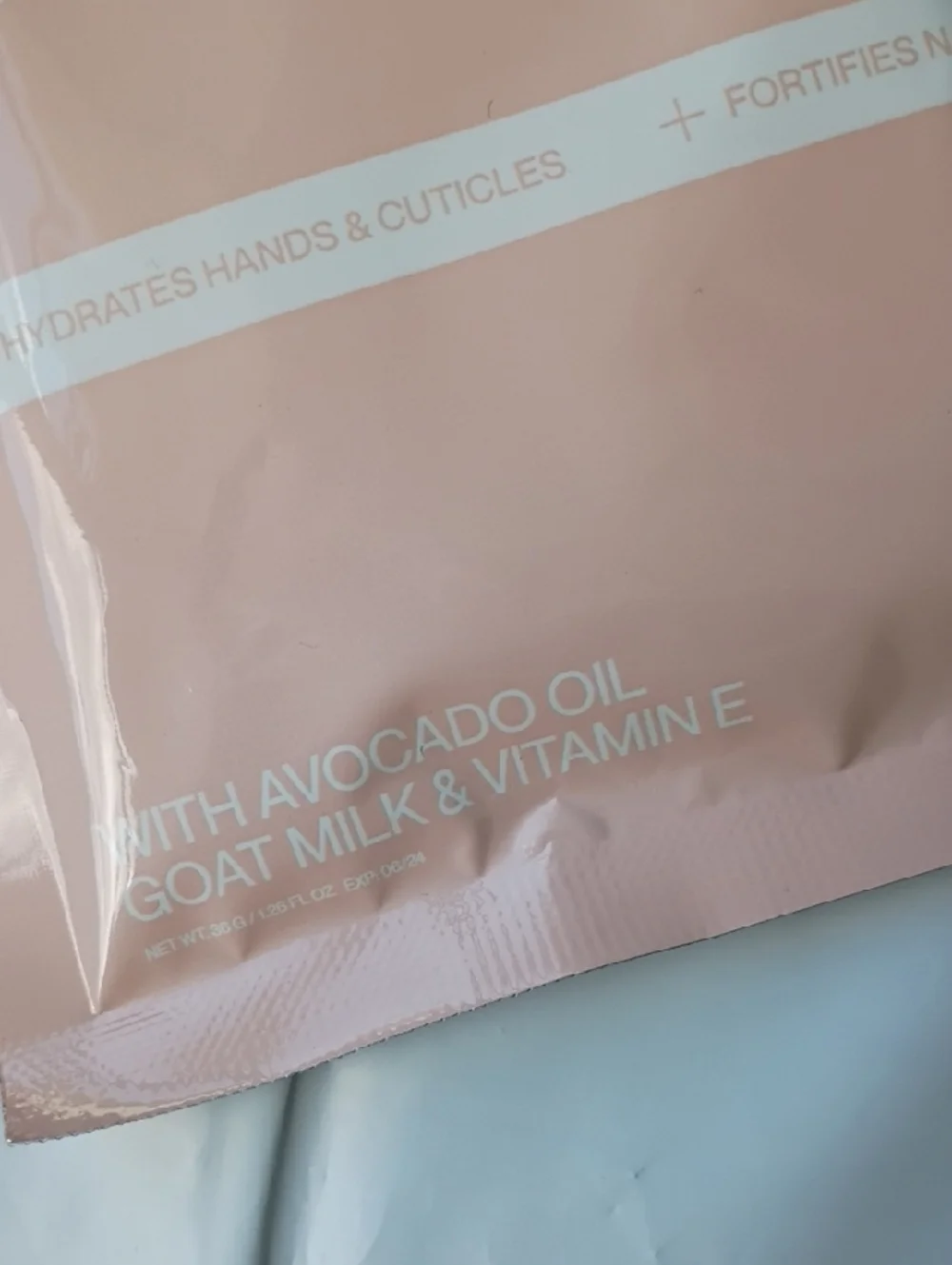 Nailboo DREAM HANDS Intensive Moisturizing Hand & Nail Mask - Self Care Set of 2 - Picture 3 of 9